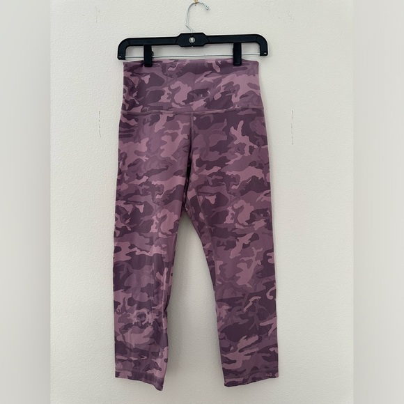 Lululemon Align Crop *21" Size 8 Incognito Camo Pink Taupe Multi - Picture 3 of 7